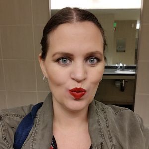 Meet your Posher, Angela